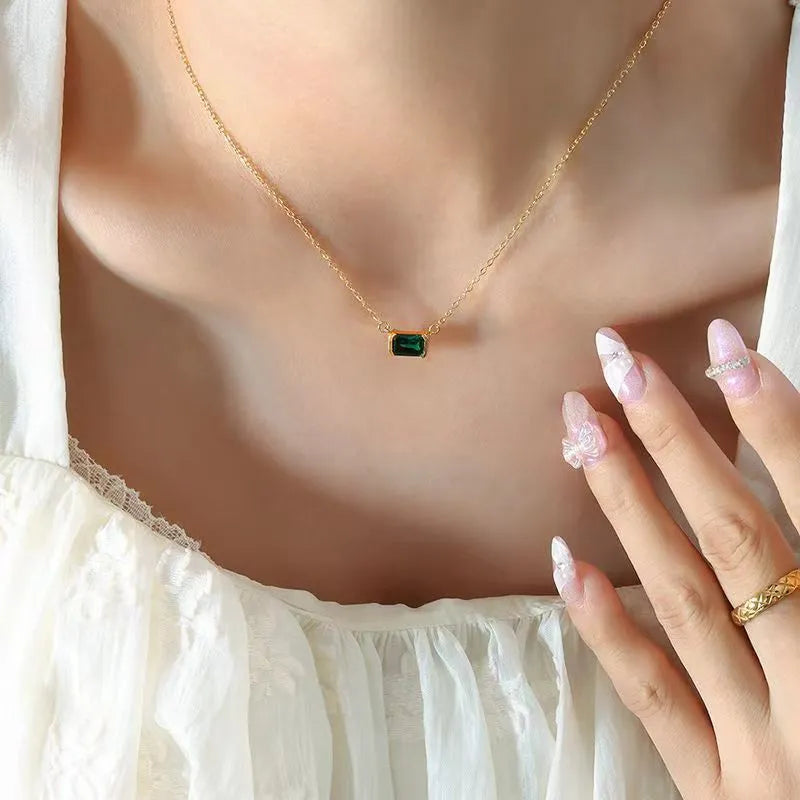 Gold geometric quadrilateral pendant necklace with lvzuan inlay on 42 cm chain