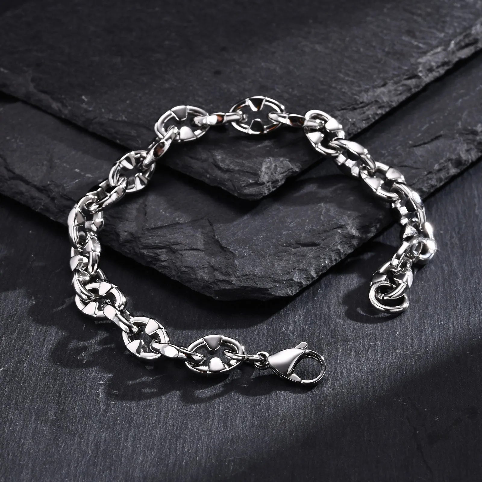 Thick geometric stainless steel chain bracelet in steel colour