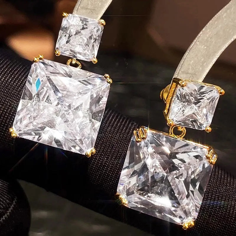 Geometric square design copper earrings with quadrilateral shape in gold or white gold finish