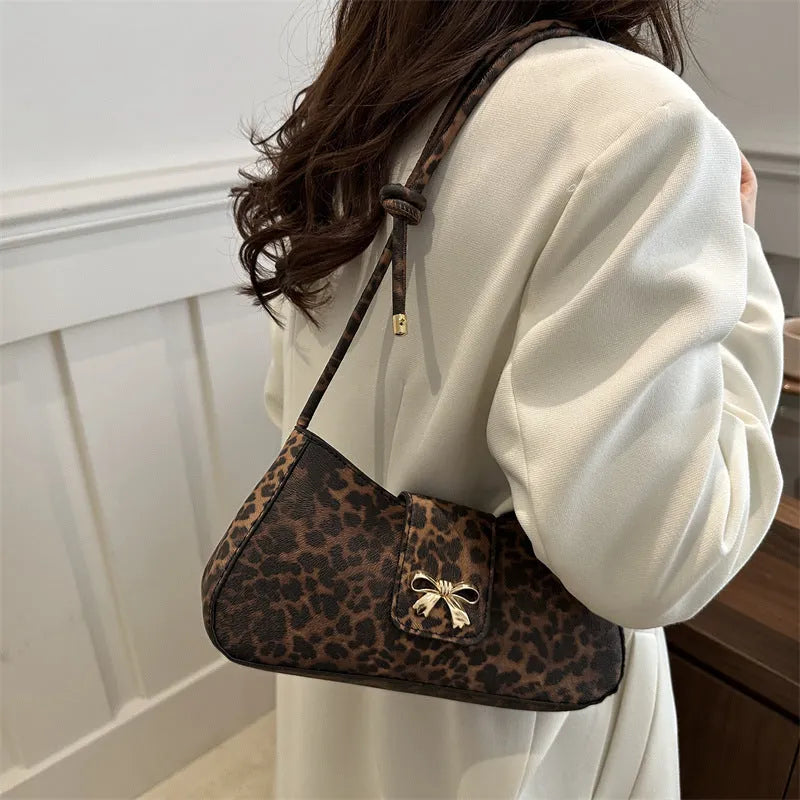 Women's casual PU shoulder bag with sandwich pocket design in black colour