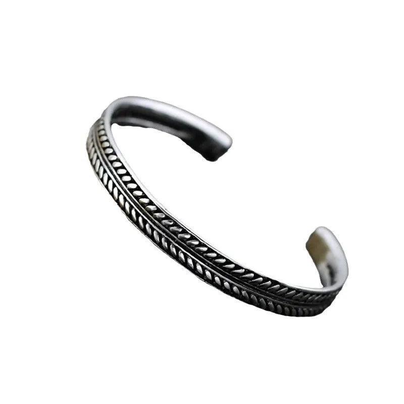 Women's silver-plated copper opening bracelet with Chinese retro fish charm in antique colour finish