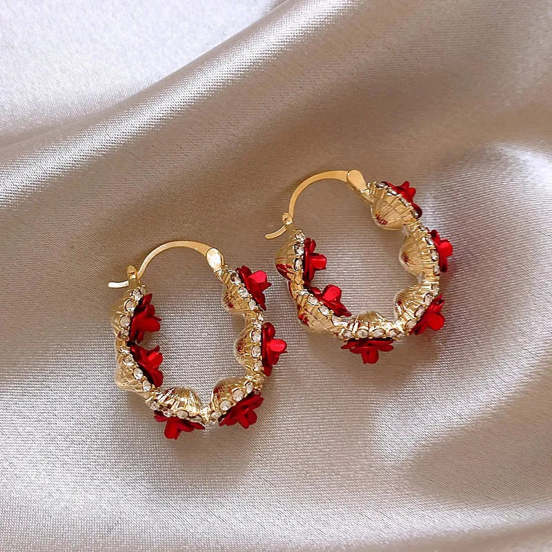 Red floral rose design alloy ear clip earrings for women with flower shape