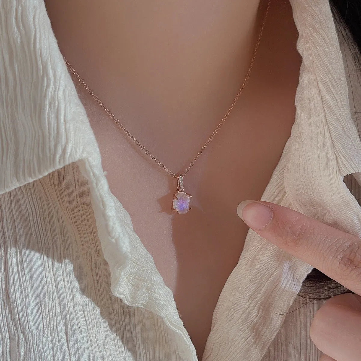 S925 sterling silver moonstone necklace with geometric crystal pendant on curb chain