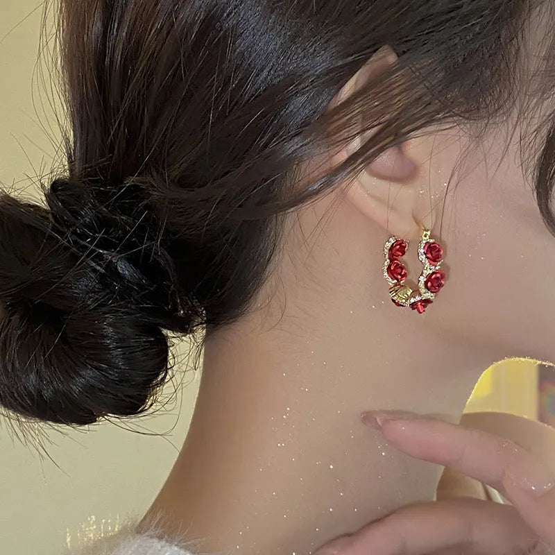 Red floral rose design alloy ear clip earrings for women with flower shape
