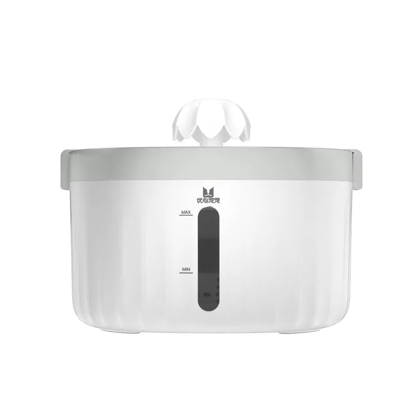 White automatic circulating water dispenser for pets with 2L capacity and removable filter