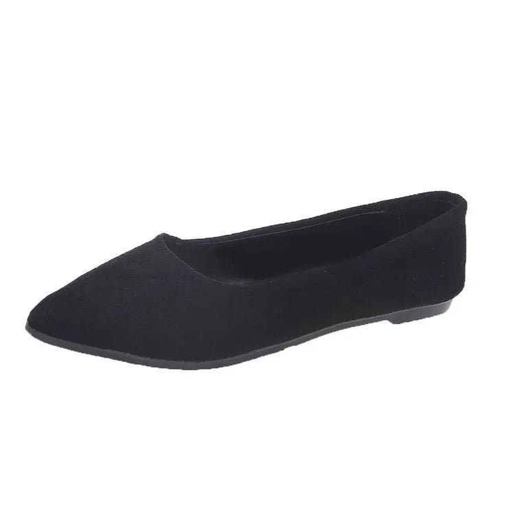 Leopard print women's flat pumps with pointed toe and low heel on rubber sole