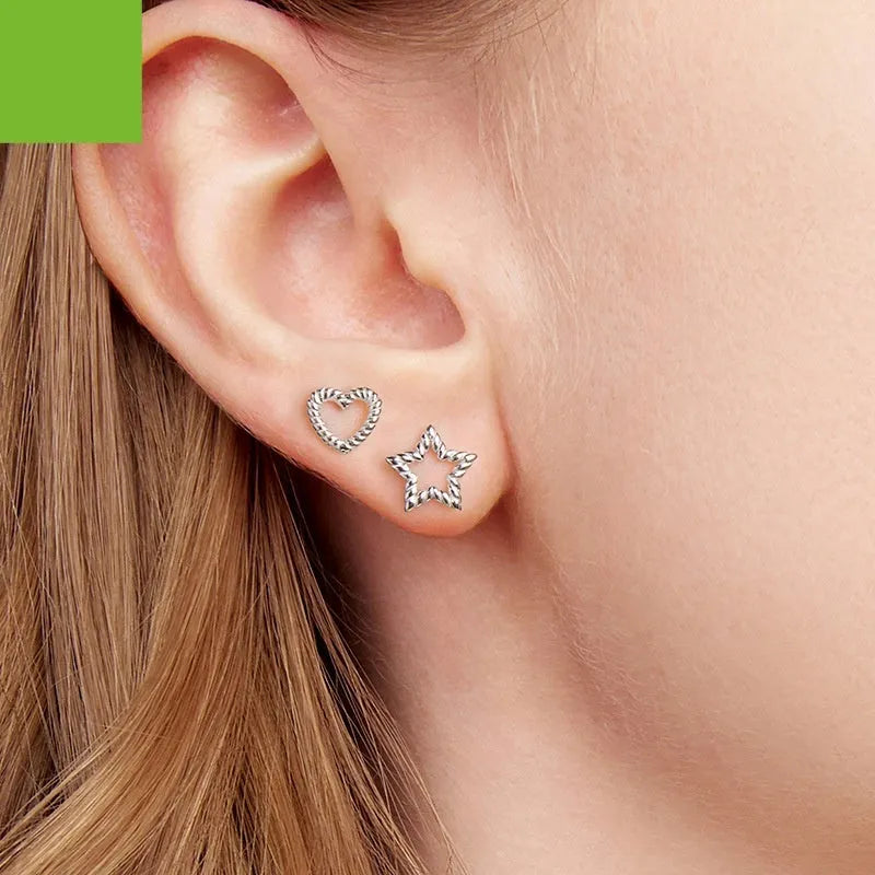 S925 sterling silver star stud earrings with electroplated finish, simple classic silver studs for women, supplied as a pair