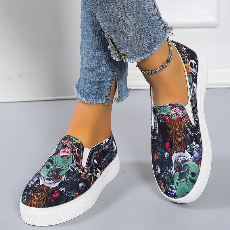 Women's casual flat-bottom canvas sneakers in multiple colours on a white background