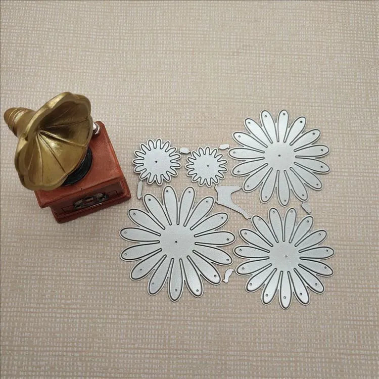 Silver cutting knife mold flower set with 12.5x13cm dimensions and hanging form