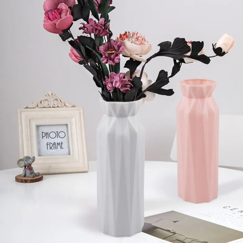 Drop-resistant melamine plastic vase in green, grey, pink, or white with a 7.2 cm base.