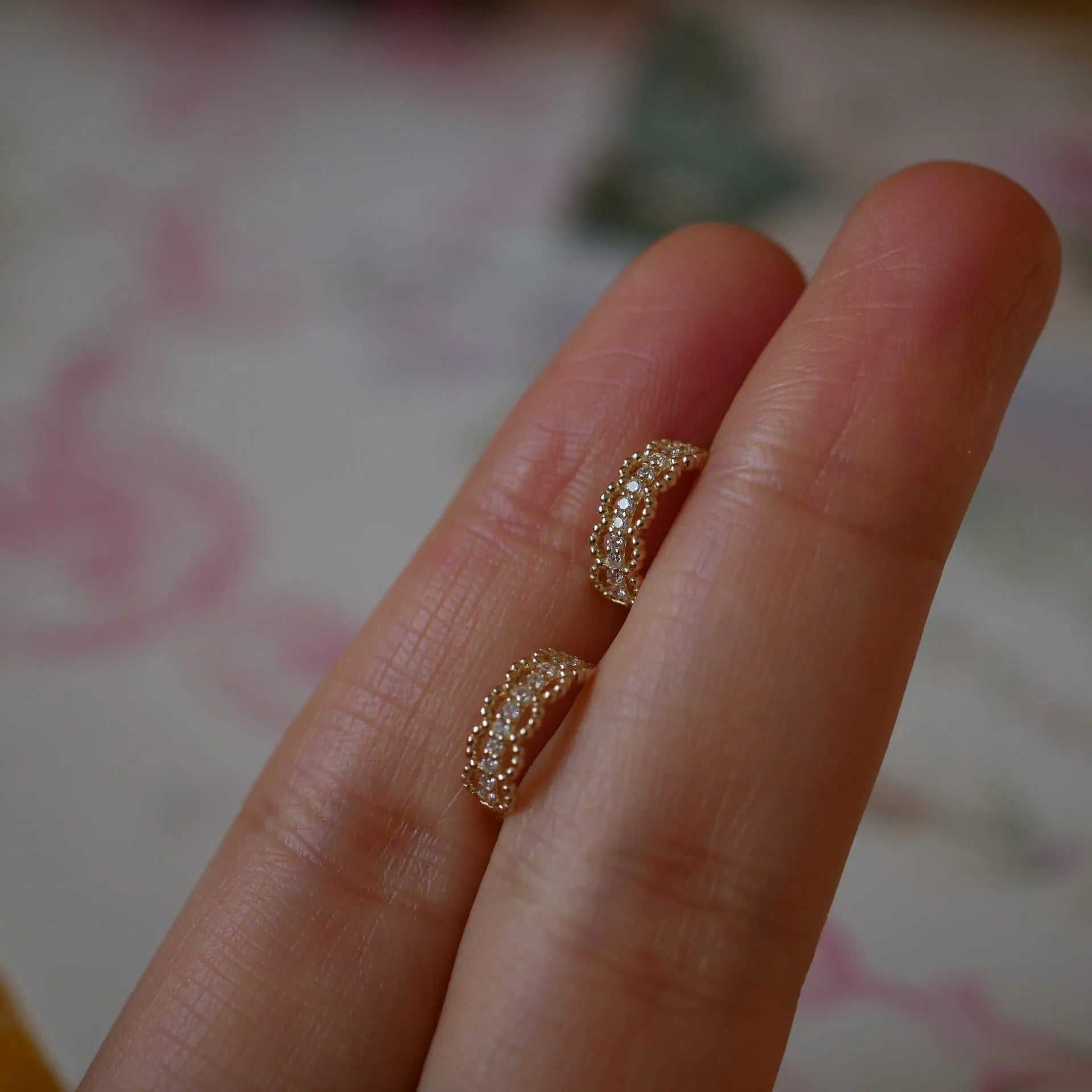 Small silver lace earrings with clip fastening in gold or platinum colour options