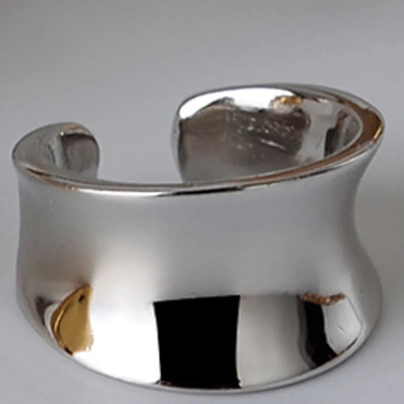 Single S925 sterling silver round ear clip in white gold colour or 18K gold, geometric earring for women