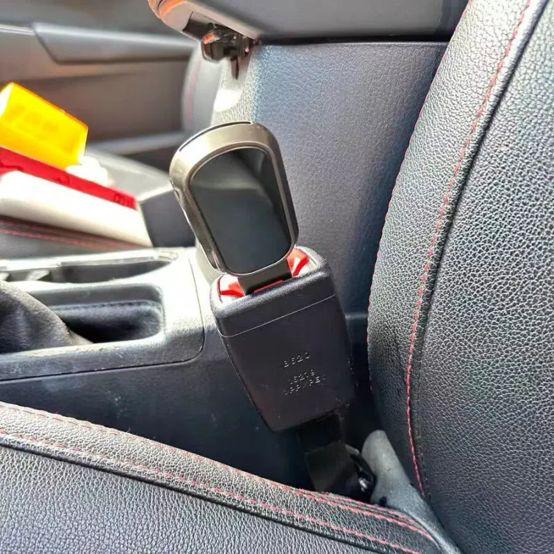 Zinc alloy car safety plug with bayonet seat belt extension joint in chrome colour, no car logo