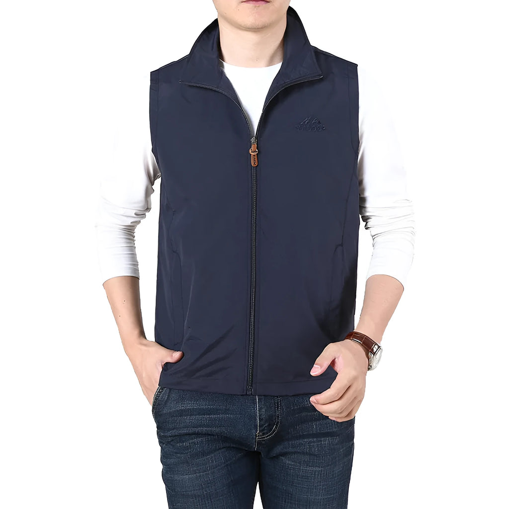 Men's thin loose-fit casual waistcoat vest in a chemical fibre blend with side pockets.
