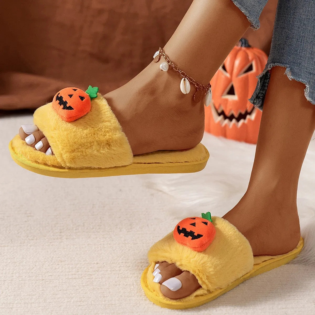 Halloween pumpkin cartoon design plush slippers with synthetic fur uppers