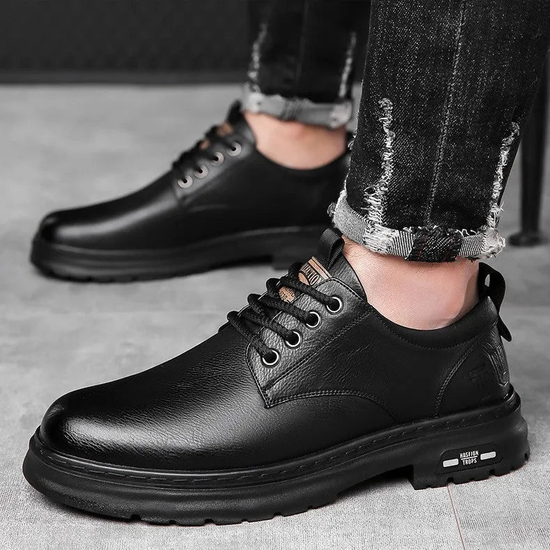 Men's retro casual shoes in black or brown with artificial PU upper, leather sole, and round toe