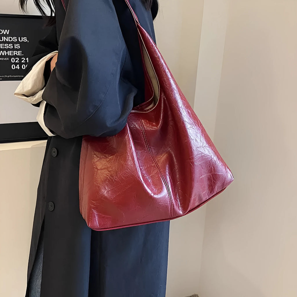 Casual soft PU leather shoulder bag in street trend style with a sandwich pocket.