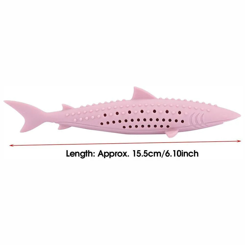 Green silicone fish-shaped cat chew toy with breathable side holes and catnip compartment, measuring 3.5x15.5cm