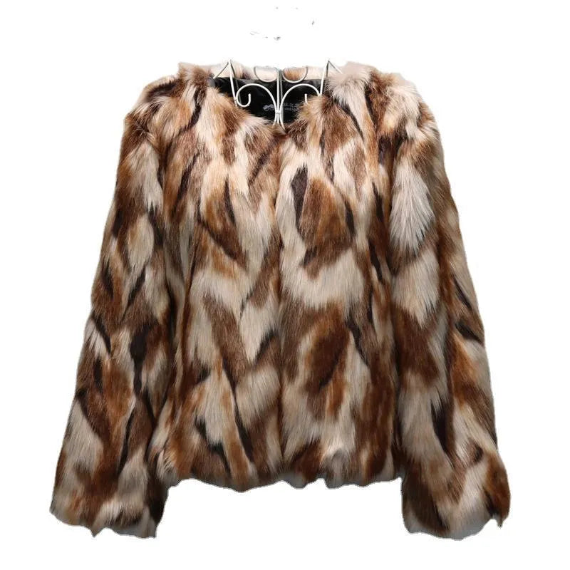 Korean slim-fit women's artificial fur coat in street fashion style with regular sleeves.