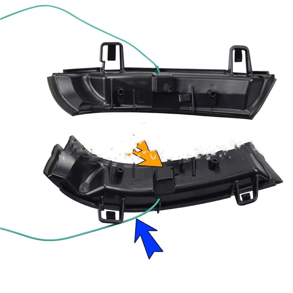Volkswagen Golf MK5 dynamic running water LED indicator light in yellow and blue/yellow options.