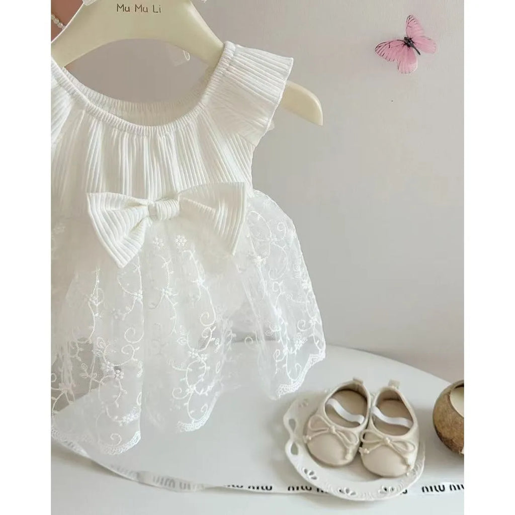 White lace baby dress with pleated skirt and butterfly flower design, suitable for 59-90cm height