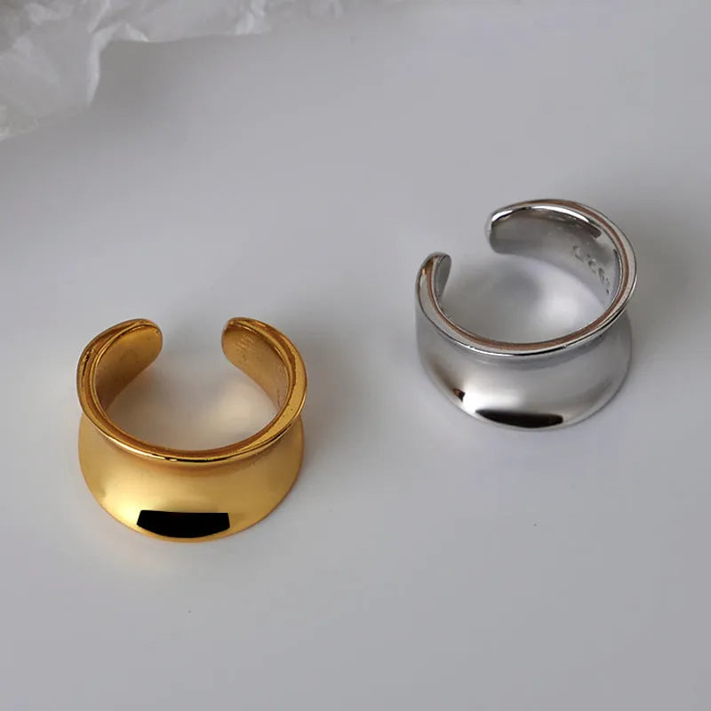 Single S925 sterling silver round ear clip in white gold colour or 18K gold, geometric earring for women