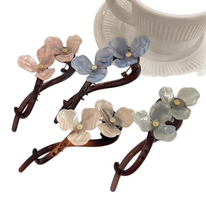 Retro flower bobby pin hair clip with acrylic petals in blue, light blue, beige, or pink colours
