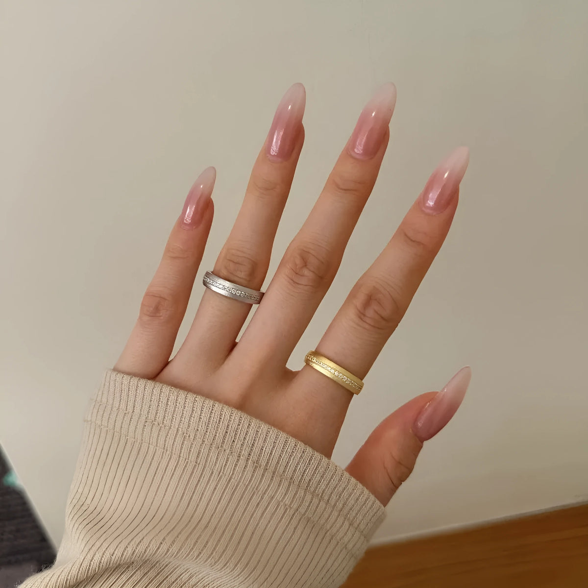 Sterling silver round geometry ring for women in gold or white gold colour, sizes 5 to 9