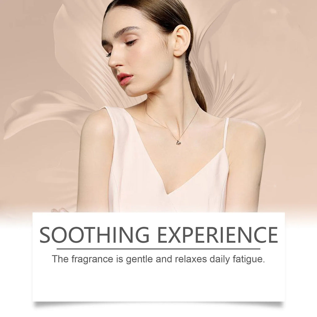 100 ml bottle of nourishing and firming body oil with hyaluronic acid and vitamin E.