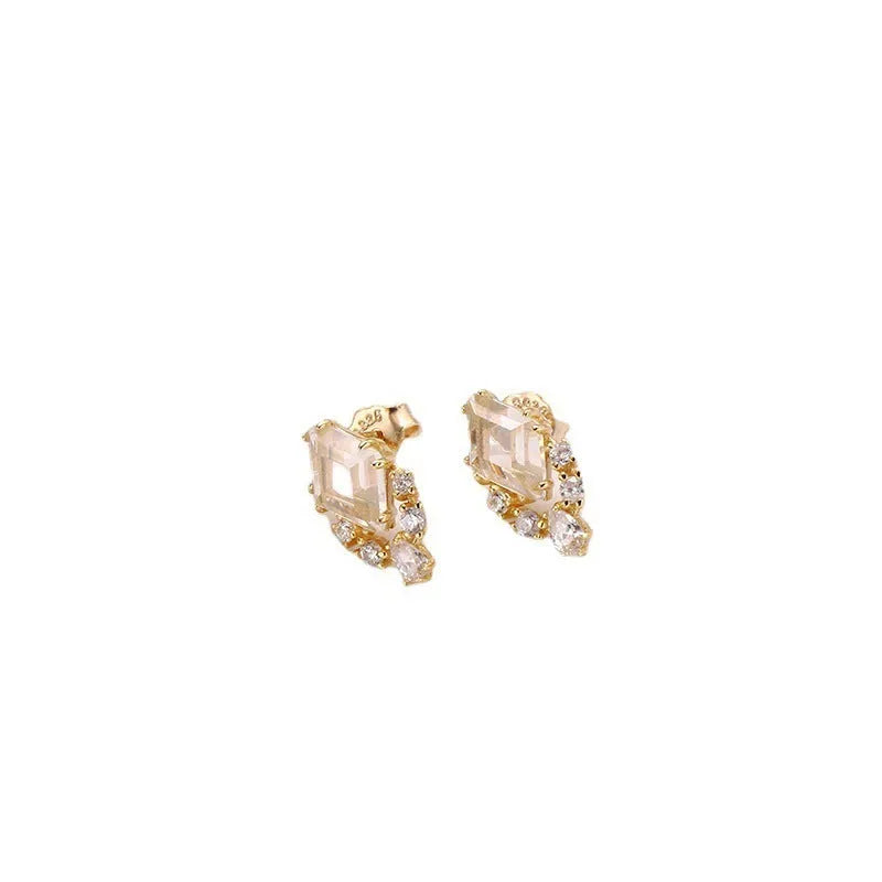 Geometric sweet white crystal stud earrings made from electroplated 925 sterling silver