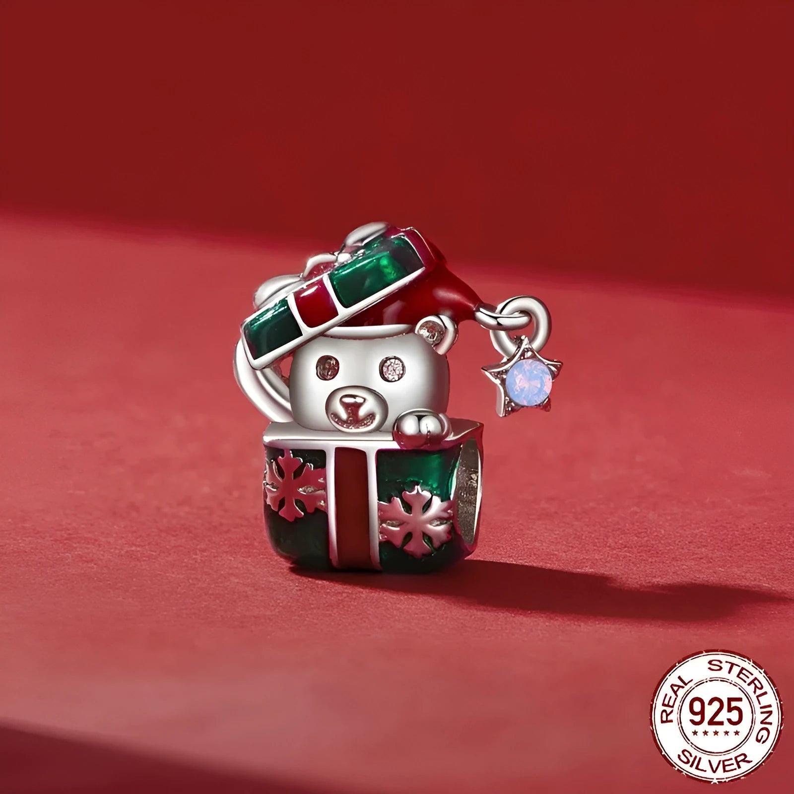 Little Bear Christmas gift box containing a single 925 silver bead with dripping oil finish in BSC940 colour, 14mm size