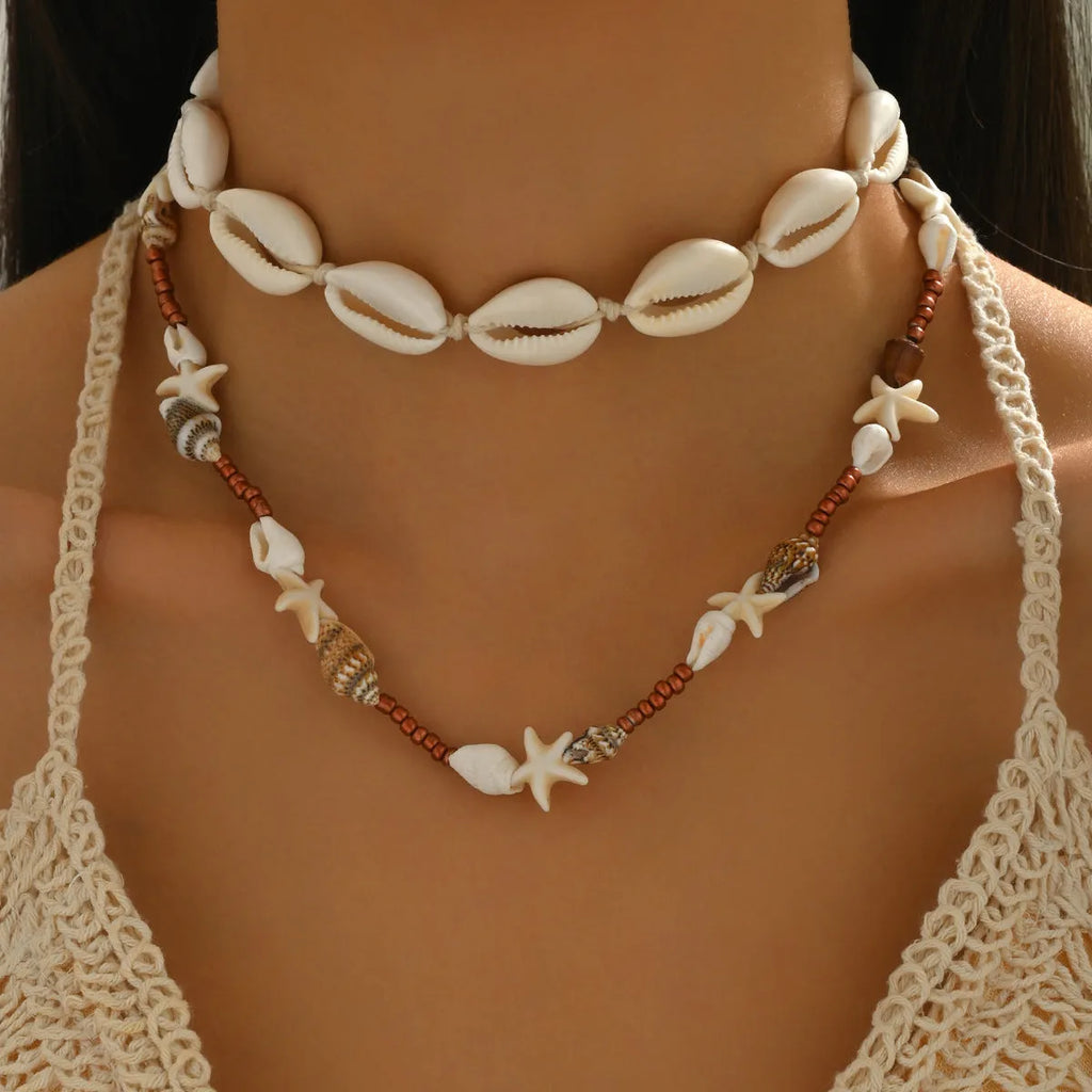Geometric shell pendant necklace with regular chain in X1900 colour for women