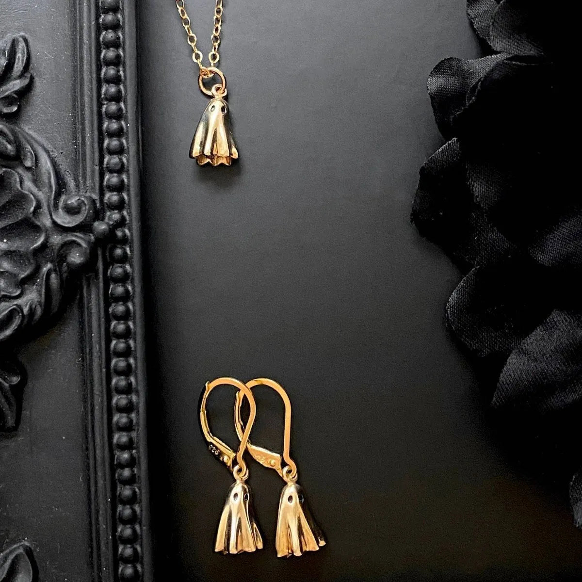 Ghost design pendant necklace on a twisted stainless steel chain with titanium steel pendant.