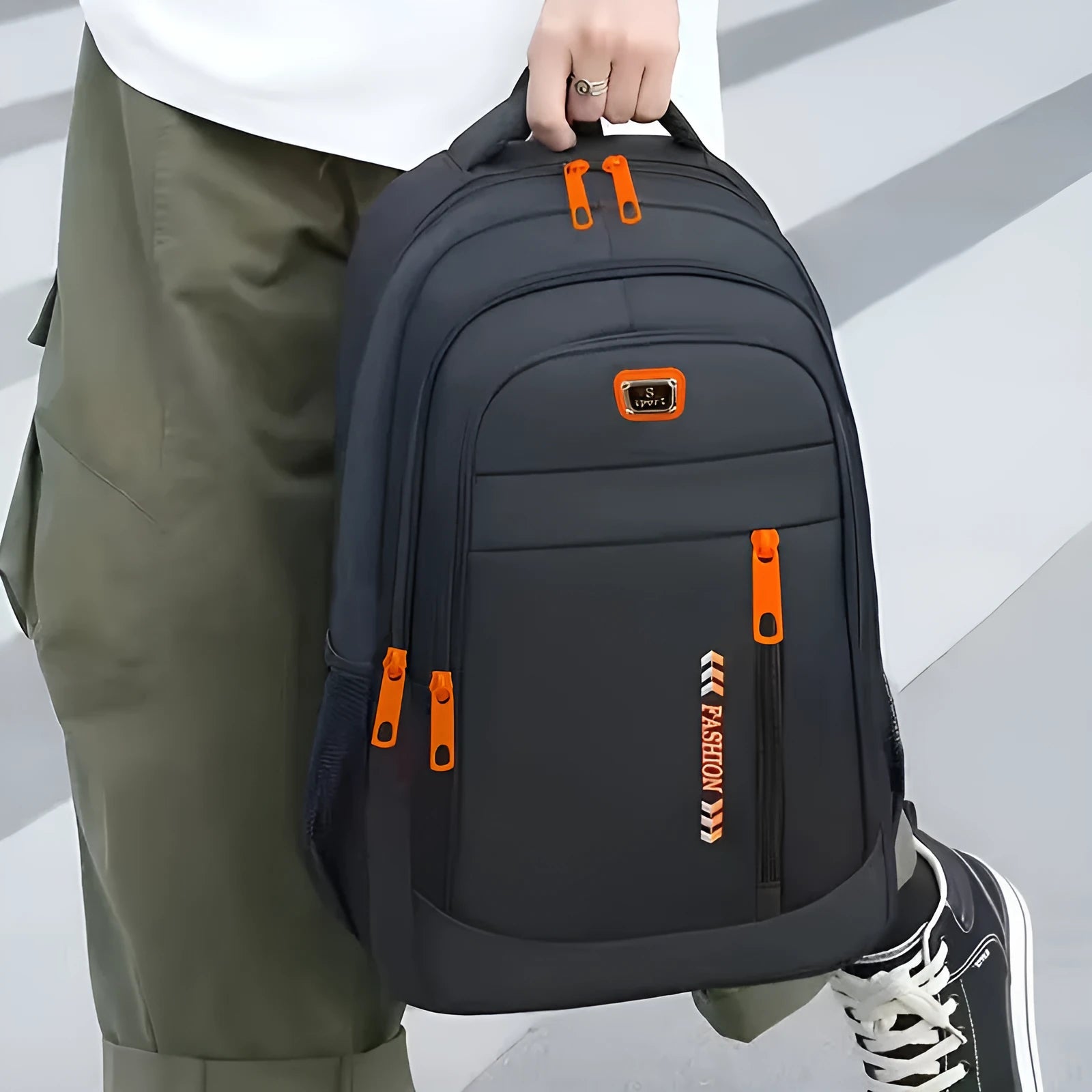 Commuter lightweight waterproof backpack made of Oxford cloth with 20-35L capacity, air pillow belt, in black colour