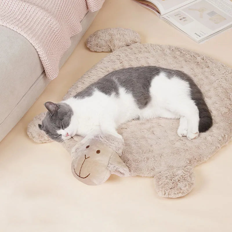 Pet mat in lamb fabric, 40x50cm, available in coffee and white, for cats and dogs.