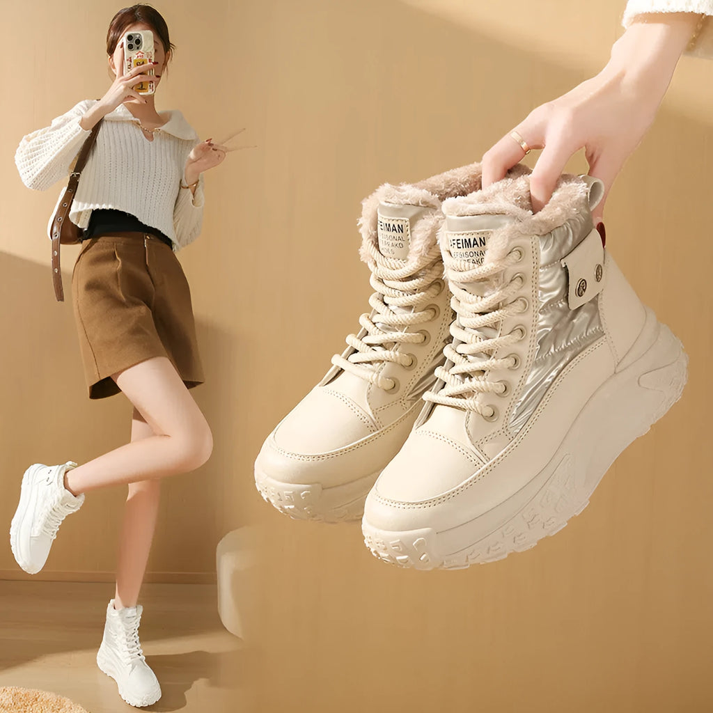 Pair of fleece-lined high-top windproof boots in khaki with PU upper and thick PVC sole, sizes 35-40