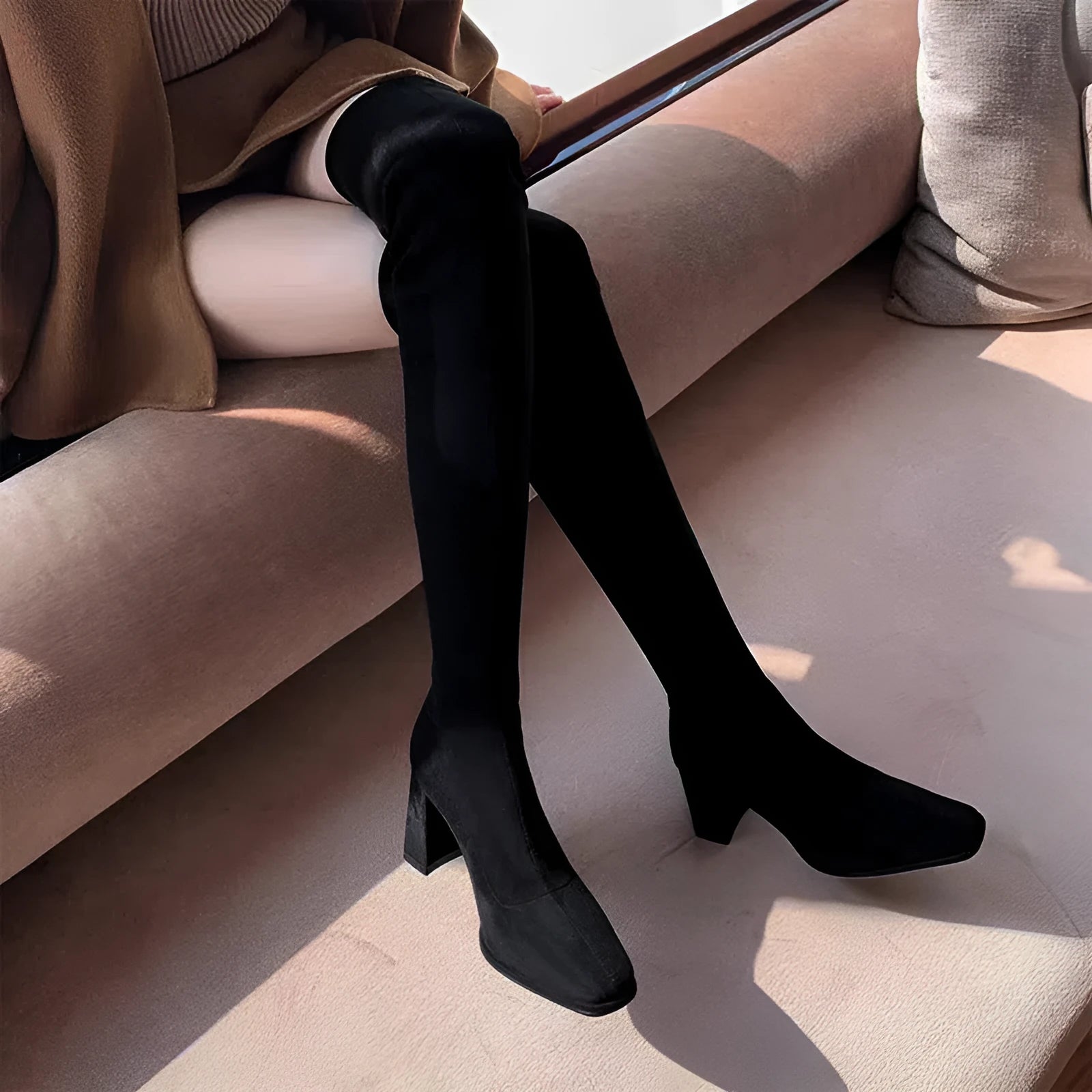 Women's solid colour over-the-knee chunky heel boots with side zipper and square toe in black