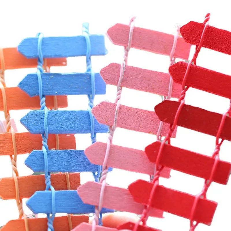 White mini wooden fence ornament in hand-woven pine with coloured pattern surface for household display