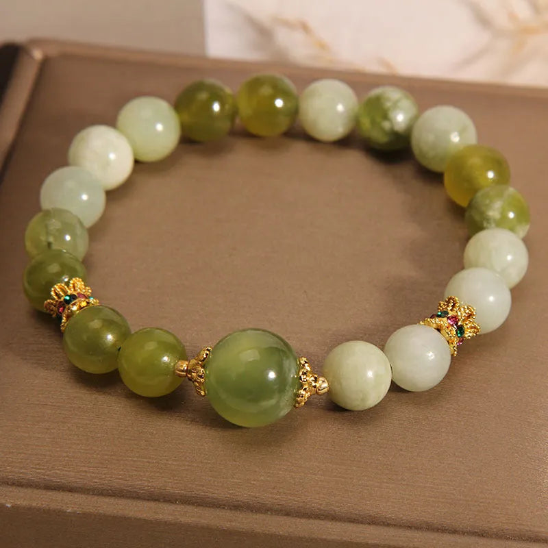 Women's Xiuyan jade bracelet in post-rain green colour with original design