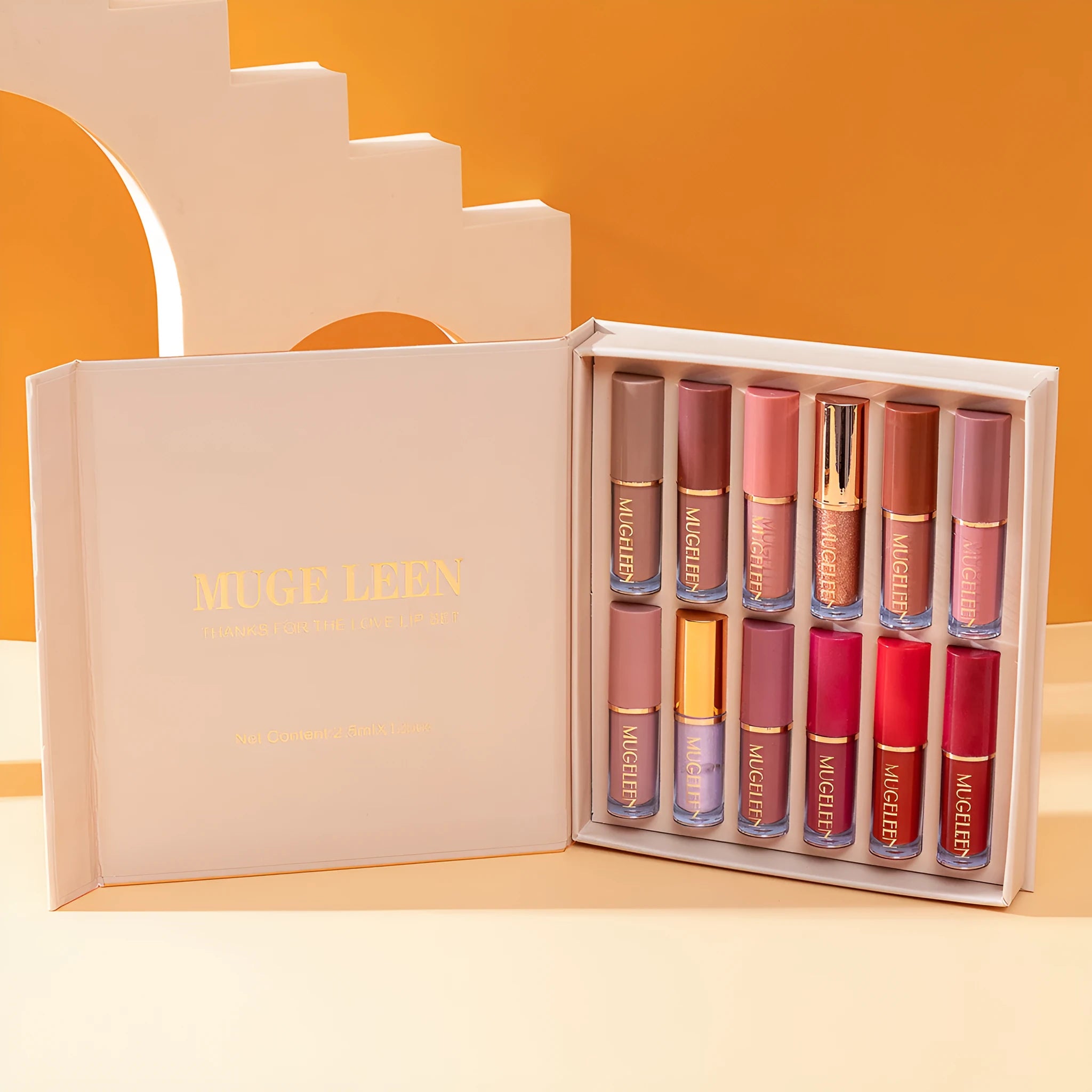 Matte shimmer lip glaze set with 12 non-stick cup colours for neutral skin tones
