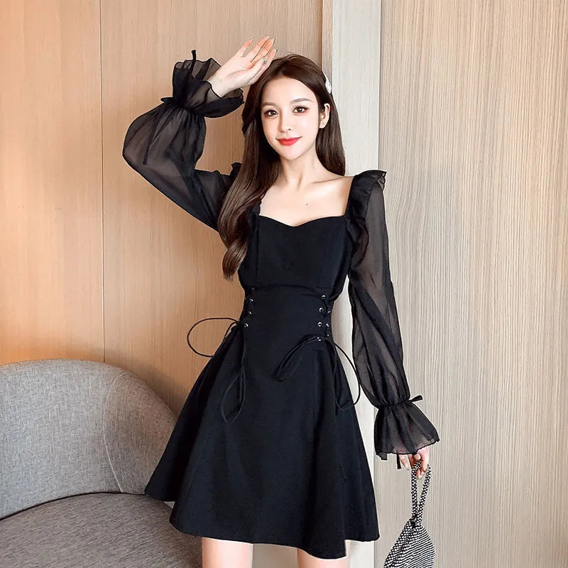 White women's chiffon patchwork dress with long sleeves, a long skirt and a slim waist design.