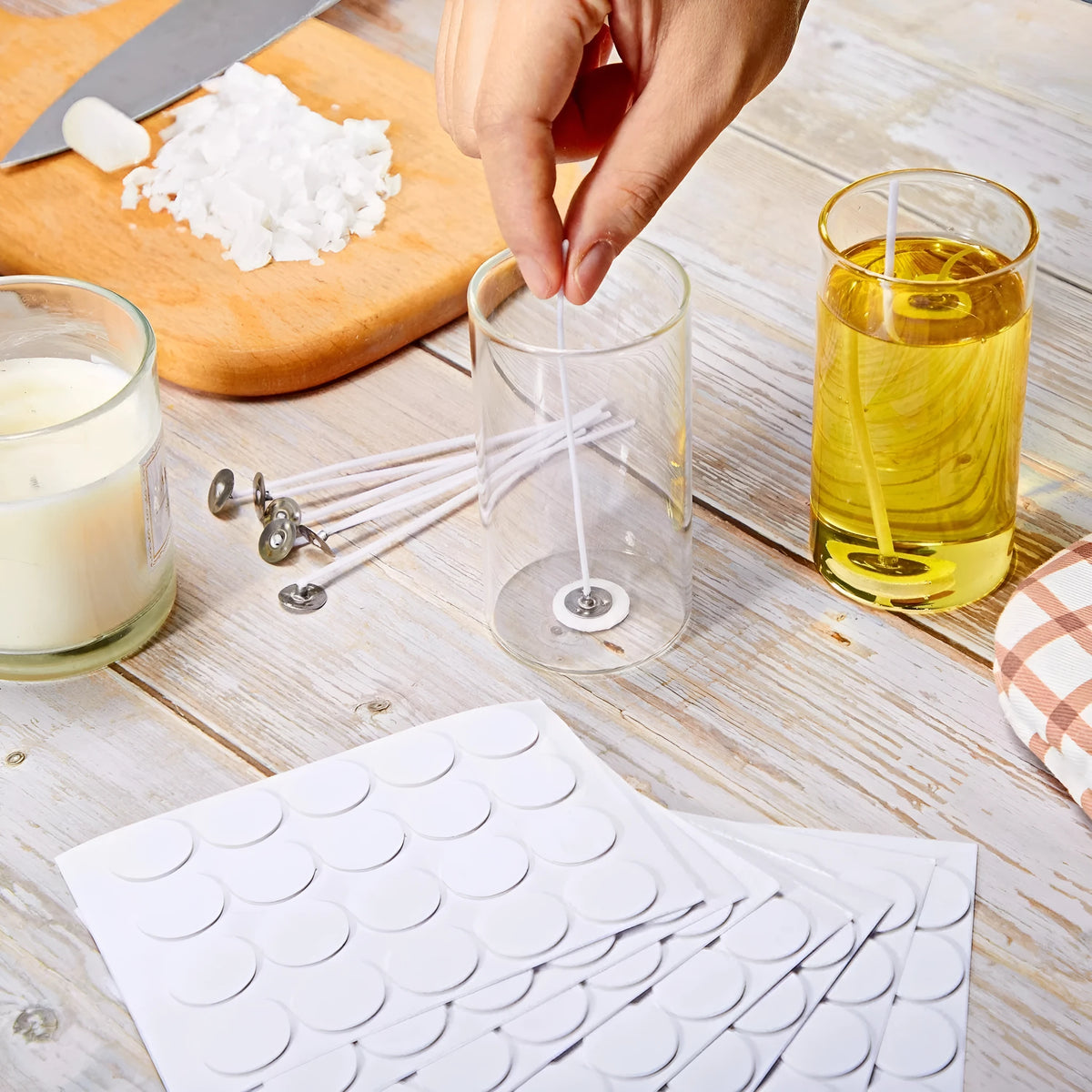 Round double-sided foam candle wick sticker in 15mm and 20mm dot diameters for soy wax candle making