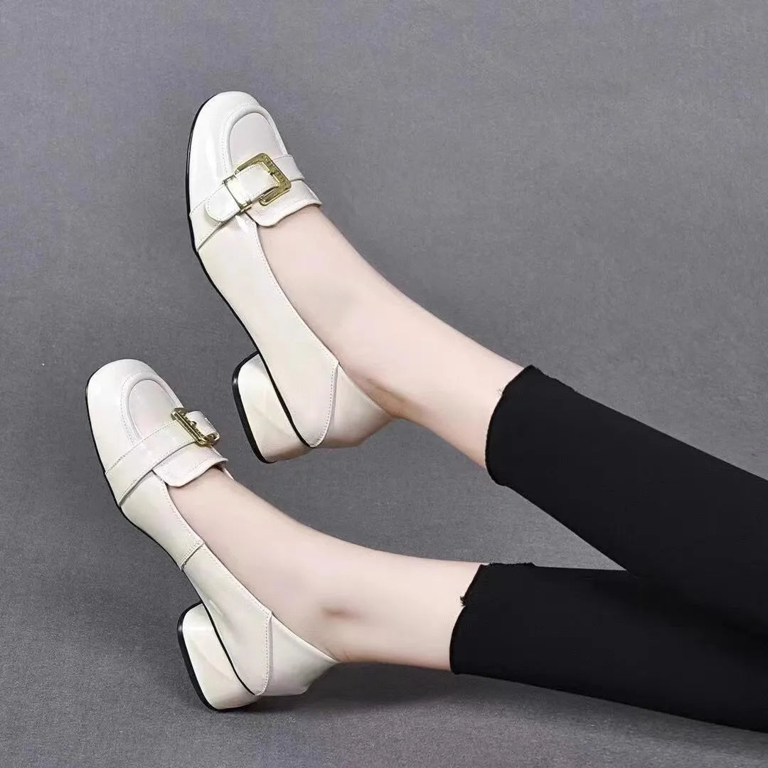 Women's soft-soled cowhide flats with square heel, available in black or khaki, sizes 35 to 40