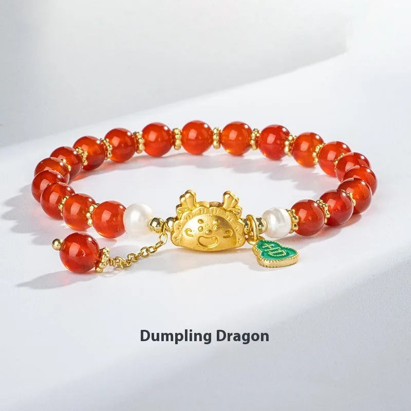 Handmade agate bracelet with 8mm diamond-shaped beads in zodiac design