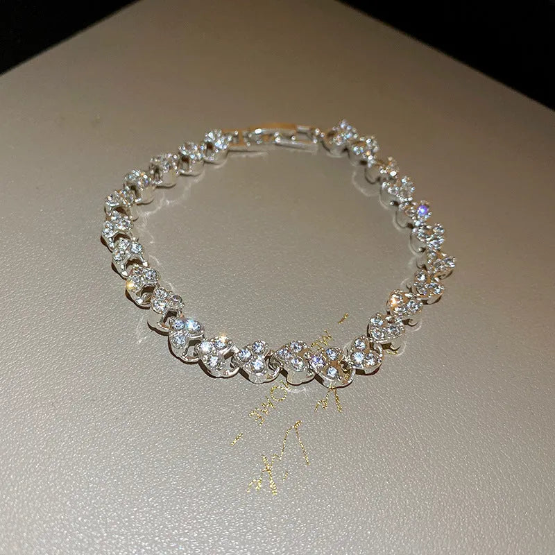 Love Personalized Bracelet for Women Silver Heart Shape Fashion inlaid Zircon Travel Commemoration Gift Metal Women's Bracelet