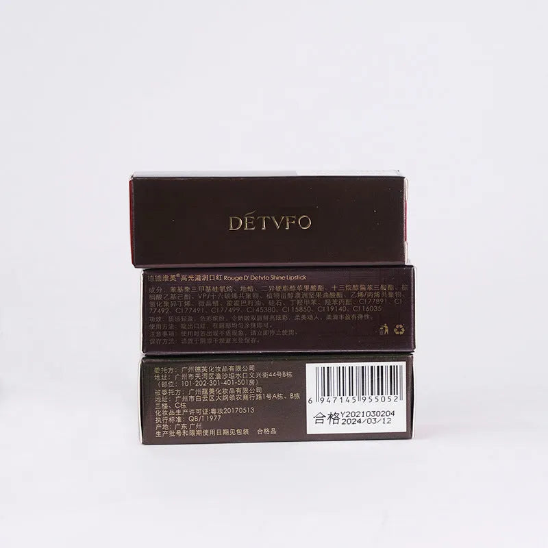 Matte lipstick in shade Highlight Salmon Pink with waterproof long-lasting formula and phytosterols