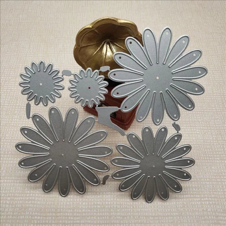 Silver cutting knife mold flower set with 12.5x13cm dimensions and hanging form