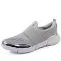 Low-cut women's sneaker in blue with breathable mesh lining and a PU midsole.