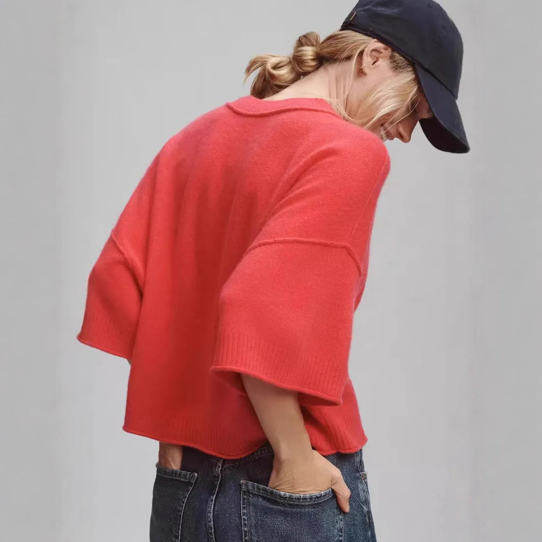 Red or white short viscose T-shirt for an exposed navel hot girl style look