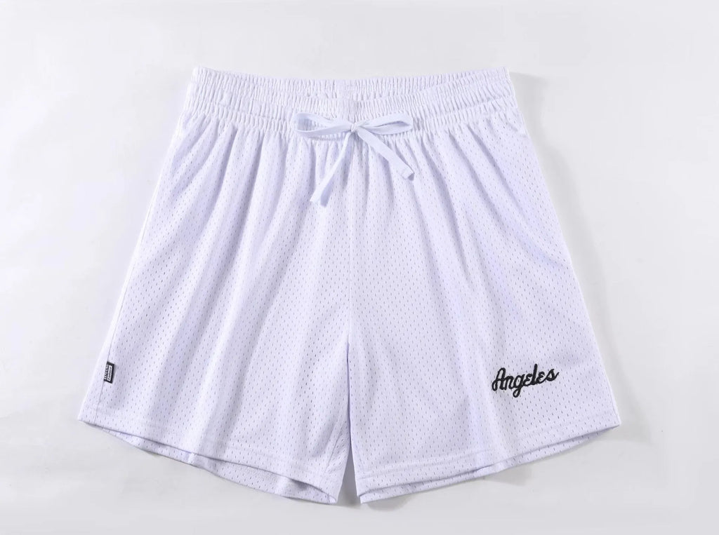 Men's double-layer mesh shorts in various colours on a size chart background.